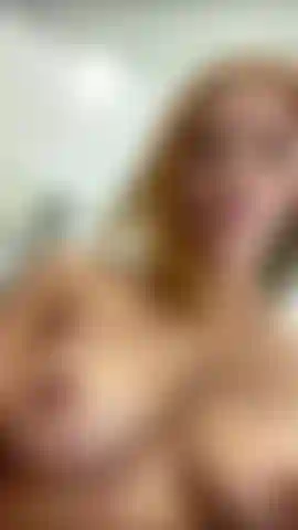 Provador na loja masturbação.