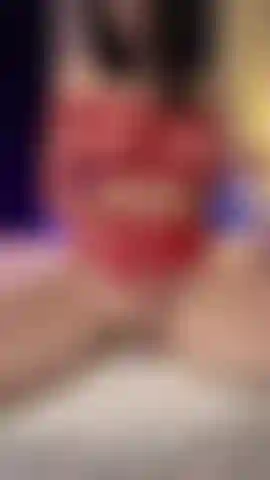 Presente especial para vocês! Brincando com minha buceta molhada e vibrando com meu dildo até eu gozar e pingar em todo o seu pau!