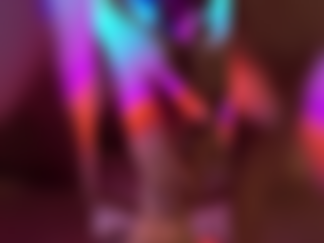 Punheta com dildo grande e oleoso.