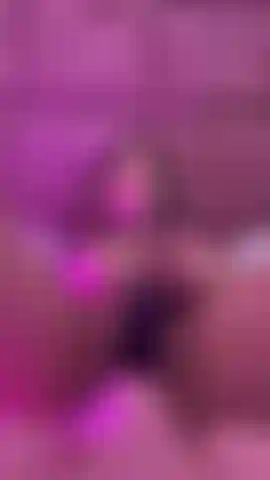 Brinco de buceta e cavalgo até gozar.