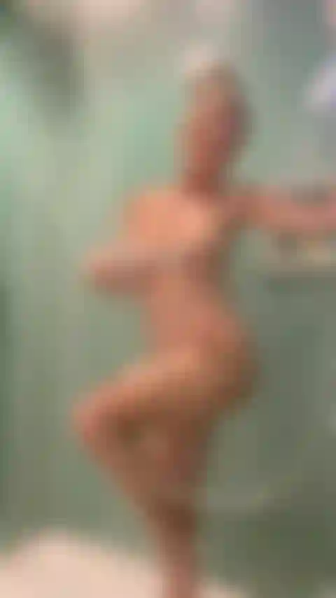 Venha tomar um banho quente comigo.