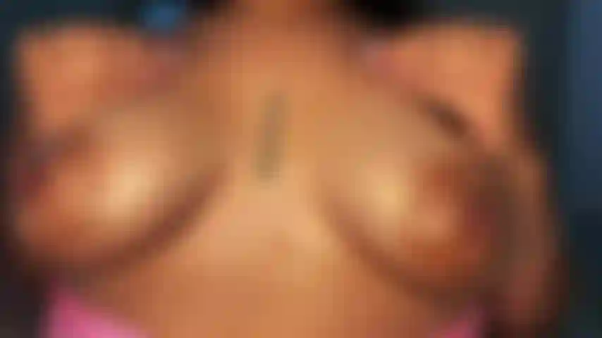 Uma massagem nos seios termina em um boobsjob com asmr.