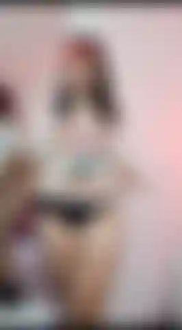 Um striptease e algo mais...