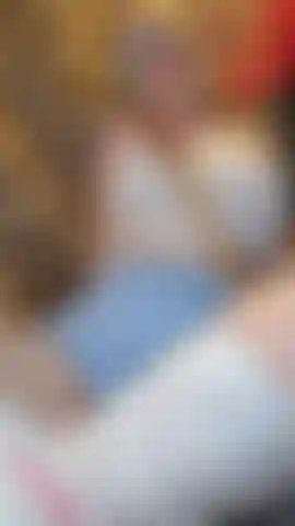 Instrutora de fitness tem sua buceta lambida no almoço... O marido dela aparece e simplesmente precisa aproveitar o almoço... Muita brincadeira com os seios, chupando os seios, chupando o clitóris, comendo a buceta e dedilhando. Este foi um vídeo personalizado especial para um cliente adorável, que queria que todos vocês também vissem!