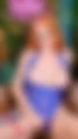 Sozinha em casa parte 2 - dildo vibrador azul combinando com a lingerie... Brinquei com meu dildo vibrador azul enquanto meu marido assistia e se masturbava fora da câmera.