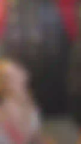 A instrutora de fitness retribui o favor e leva uma gozada no rosto... O marido dela ficou após a aula e foi recompensado pelas suas habilidades em comer a buceta. Ela leva uma enorme gozada no rosto...