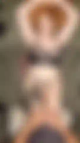 Sessão de brincadeira com amarras na cama - provocação, squirting e diversão com dp... Meu marido me amarra e depois me provoca com uma pena, um chicote de equitação, pinças nos mamilos, vários brinquedos, um plug anal, e finalmente com o pau dele usando um brinquedo dp...Foi muito molhado e muito gostoso!