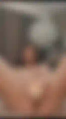 Observe-me foder minha buceta e conversar sacanagem com você.