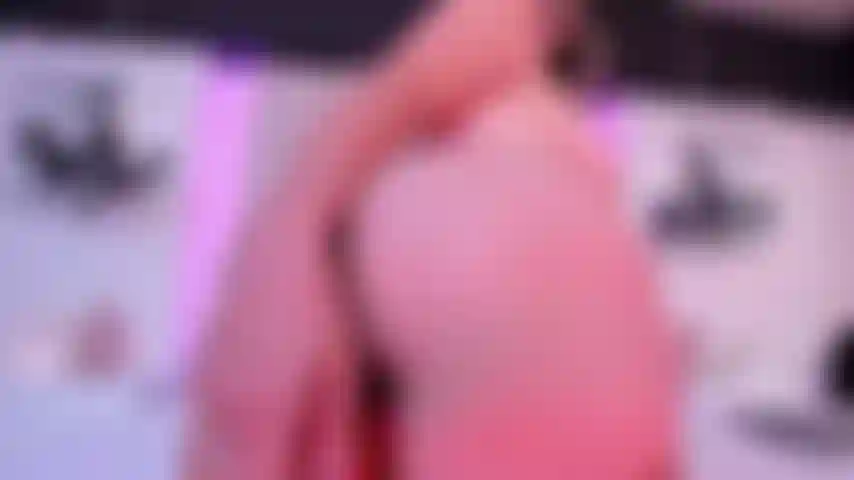 Branco é minha cor preferida e ainda mais quando sai da minha bucetinha, graças a você.