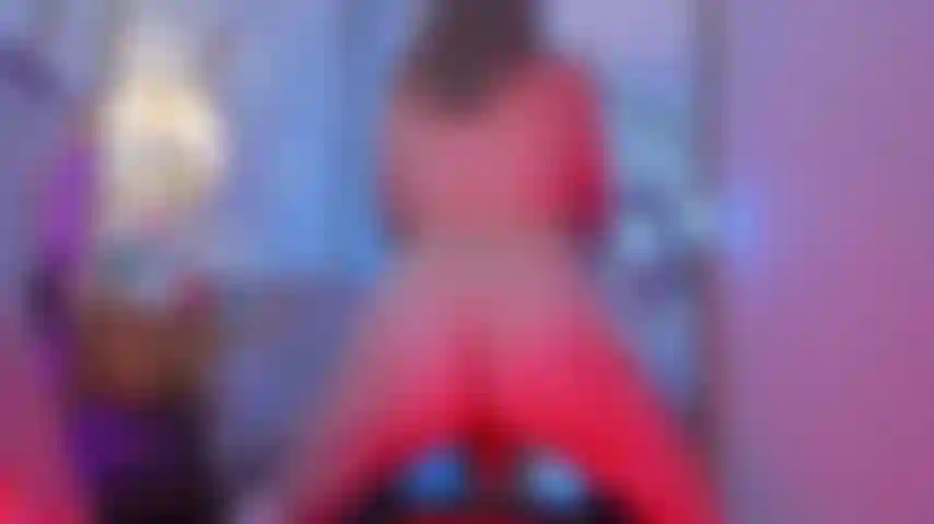 Seu leite no meu cu e seu pau na minha buceta.