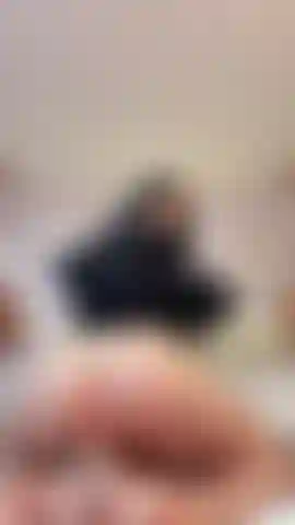 Vou montar no seu pau delicioso.