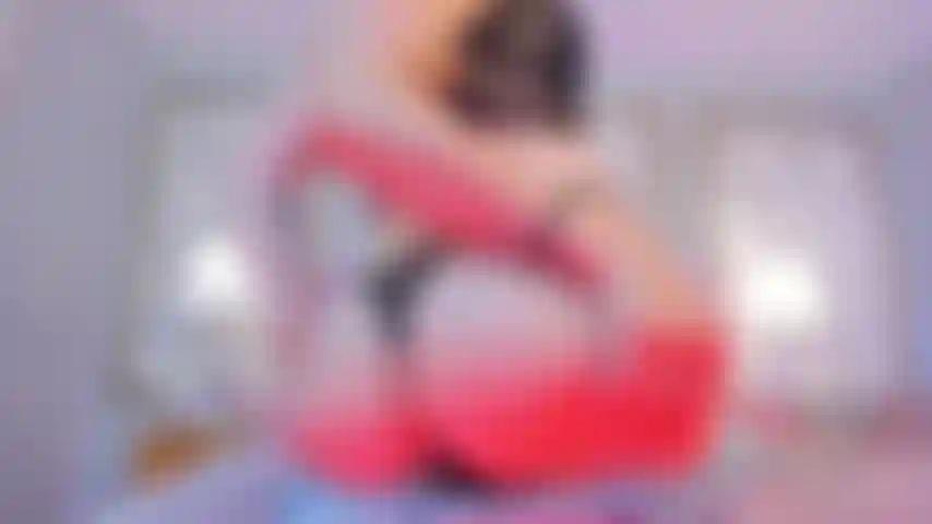 Essa bunda linda não para de se mexer! E o melhor... Sem fio dental.