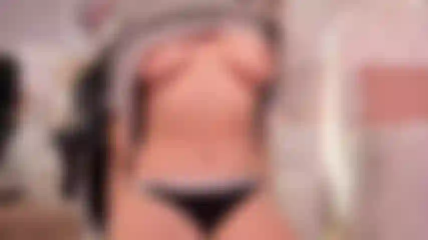 Hora de brincar com minha buceta apertada!