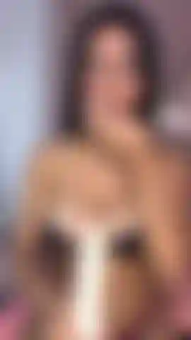 Muita saliva no seu pênis.