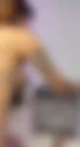 Ela fode tanto até gemer de prazer.