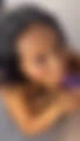 Faço garganta profunda com meu vibrador.