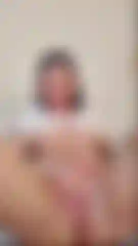 Look how I play with my ass and enjoy a good fucked with my dildo until I have an orgasm