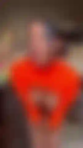 Chupando seu pau enquanto faço o café da manhã.