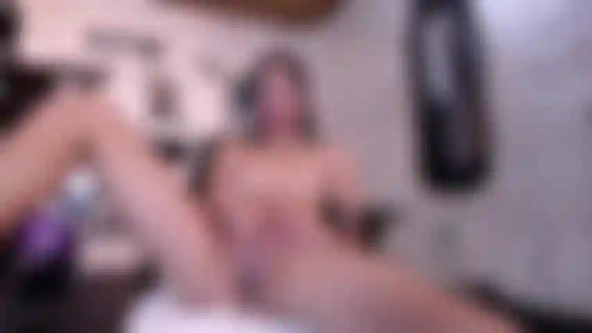 Dedo_na_boceta_e_esguicho_grande.