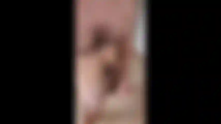 Empurrando meu pau, levantando uma carga.