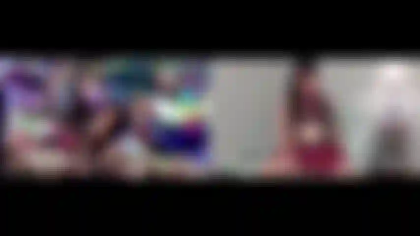 Detenção dupla de dominatrizes com princesssnowangel- você foi um menino travesso e vamos fazer você calar a boca durante a aula enquanto enfiamos nossos paus enormes goela abaixo para treinar sua putinha. É melhor você ganhar aquele crédito extra ou então...