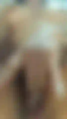 Provocando bucetas molhadas.