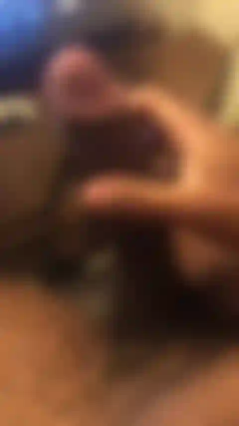 Acariciando meu pau duro!