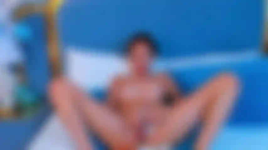 Foda-se minha bucetinha, está tão molhada que vai fazer você gozar, estou pronta para sua melhor foda.