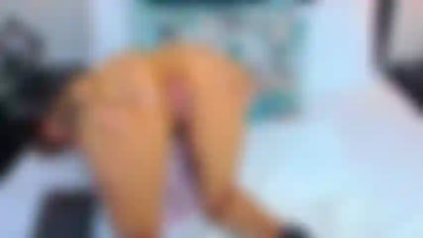 Minha bunda gostosa é para exibição, ela é feita para ser agarrada, espancada e adorada.