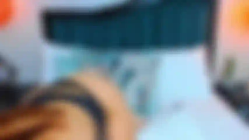 Quero que você deslize seu pau bem fundo dentro de mim, sinta minha boceta te envolvendo e implorando por mais a cada estocada.