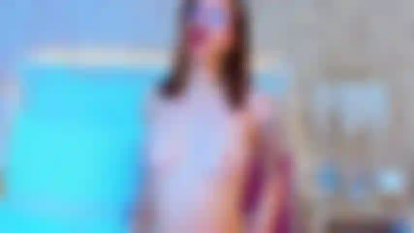 Meu brinquedo vibrando na minha bucetinha e meus peitos saltando, são todos seus.