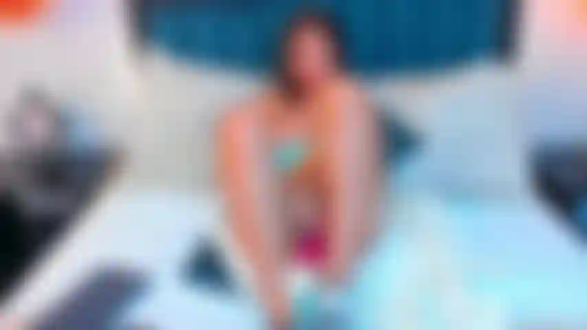 Me crave de novo e de novo, não pare até que nós dois estejamos completamente exaustos. Sinta minha boceta te apertar, implorando por cada estocada mais profunda.