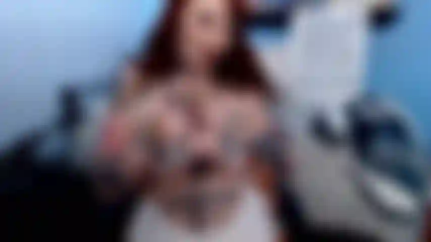 Gozando com tanta força.