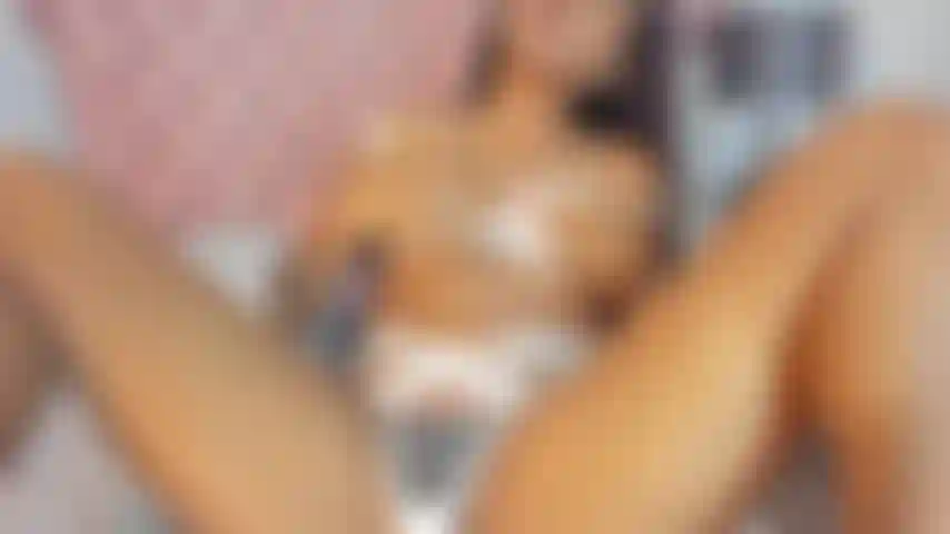 Aproveite o sabor do meu corpo e goze por todo meu corpo.