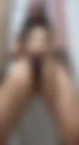 Fiquei com muito tesão em casa e tive que ir ao banheiro me masturbar pensando na sua rola.
