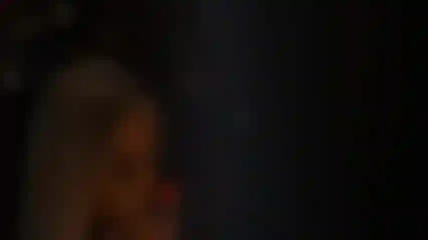Lábios ocupados.