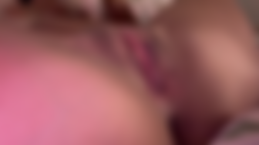 Brincando com minha buceta molhada :p.