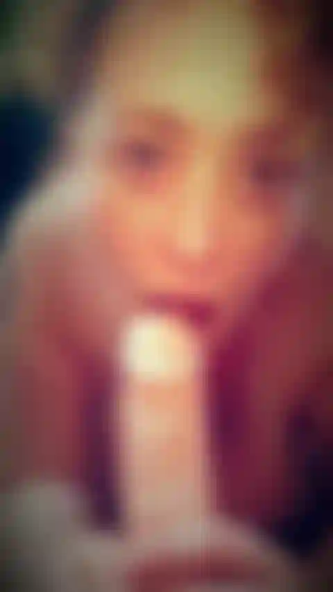 Pov chupando seu pau gigante enquanto eu falo sacanagem e te chamo de papai.