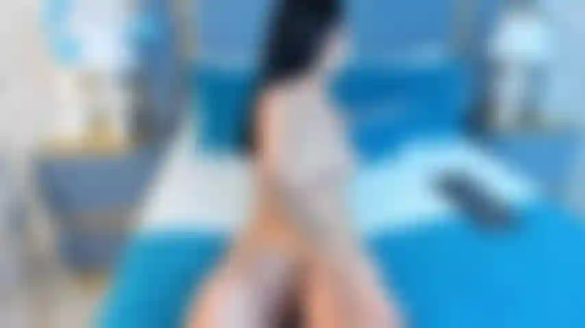 Imagine minha boca envolvendo seu pau, minha língua percorrendo cada centímetro seu, saboreando você enquanto minha boceta fica bem molhada, meus gemidos gritando para você foder minha boceta molhada até que nós dois explodamos ao mesmo tempo.