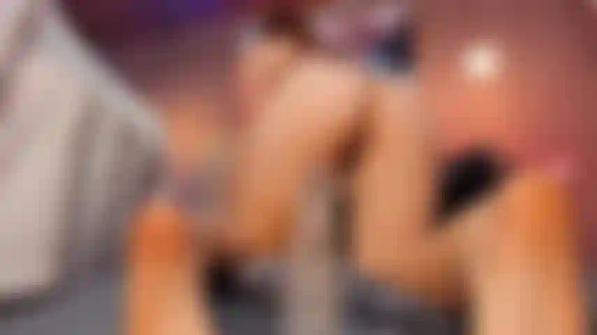 Cavalgando um gostoso pau, muito gostoso, rápido e duro 🍆.
