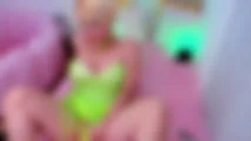 Tinker bell cosplay garganta profunda esguichando vibrador.