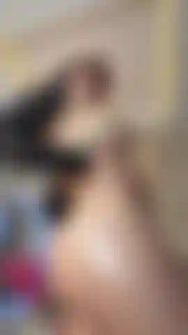 Olhe meu corpo sexy com óleo.