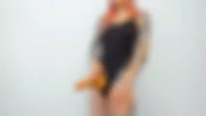 Luva de látex se masturbando.