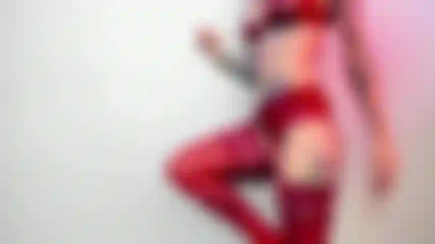 Meias e calcinhas de renda vermelha sexy.