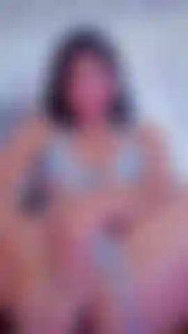 Mostrando a você a parte mais íntima de mim sem vergonha, com minha buceta implorando pelo seu toque.