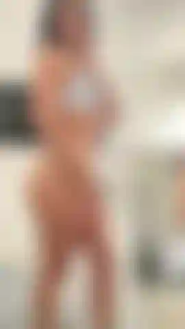 Você gosta do jeito que meu corpo se move? Imagine de perto. 🔥.