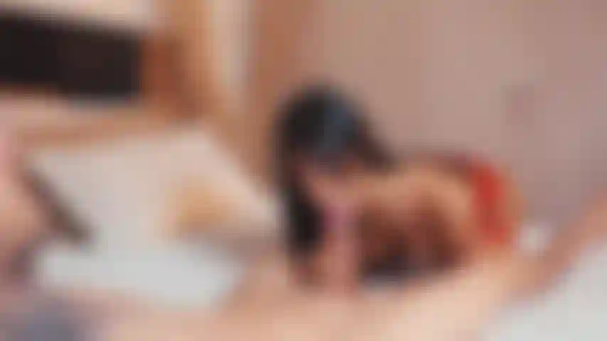 Venha e aproveite me assistindo chupar uma bela rola—é assim que eu vou fazer em você.
