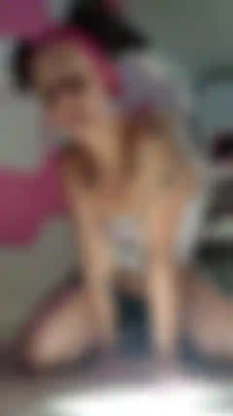 Tornando seu dia melhor com minha bucetinha.