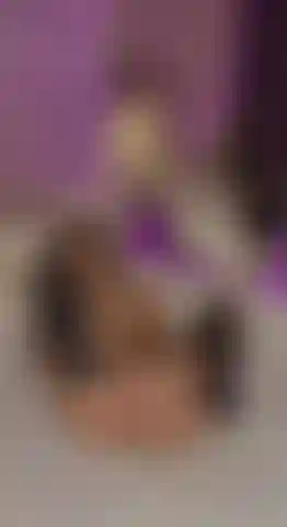 Brincando na minha cama.