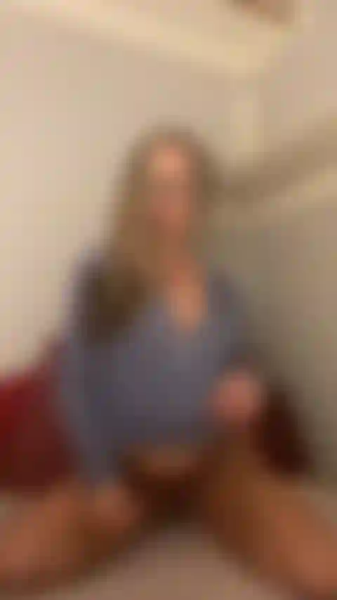 Puxe a calcinha para o lado divertido masturbação.